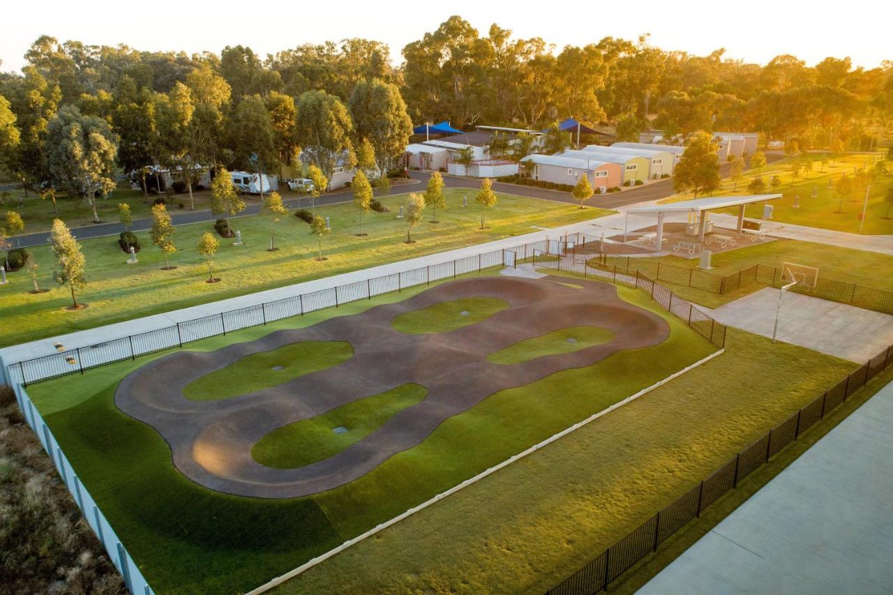 Big4 Deniliquin Holiday Park ภายนอก รูปภาพ