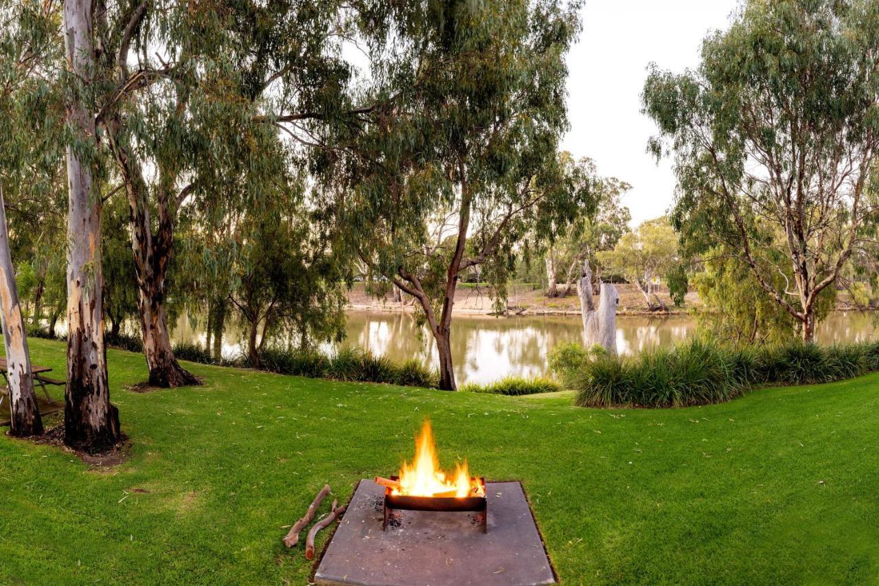 Big4 Deniliquin Holiday Park ภายนอก รูปภาพ
