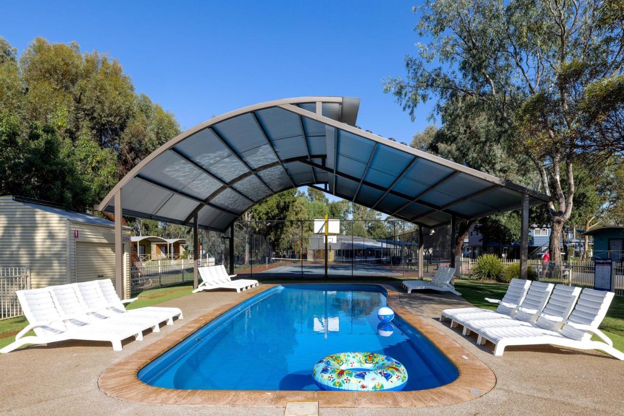 Big4 Deniliquin Holiday Park ภายนอก รูปภาพ