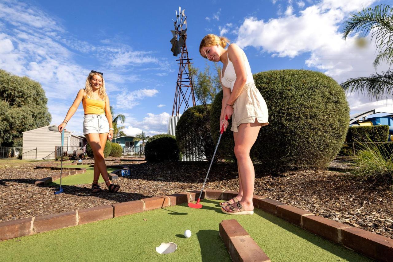 Big4 Deniliquin Holiday Park ภายนอก รูปภาพ