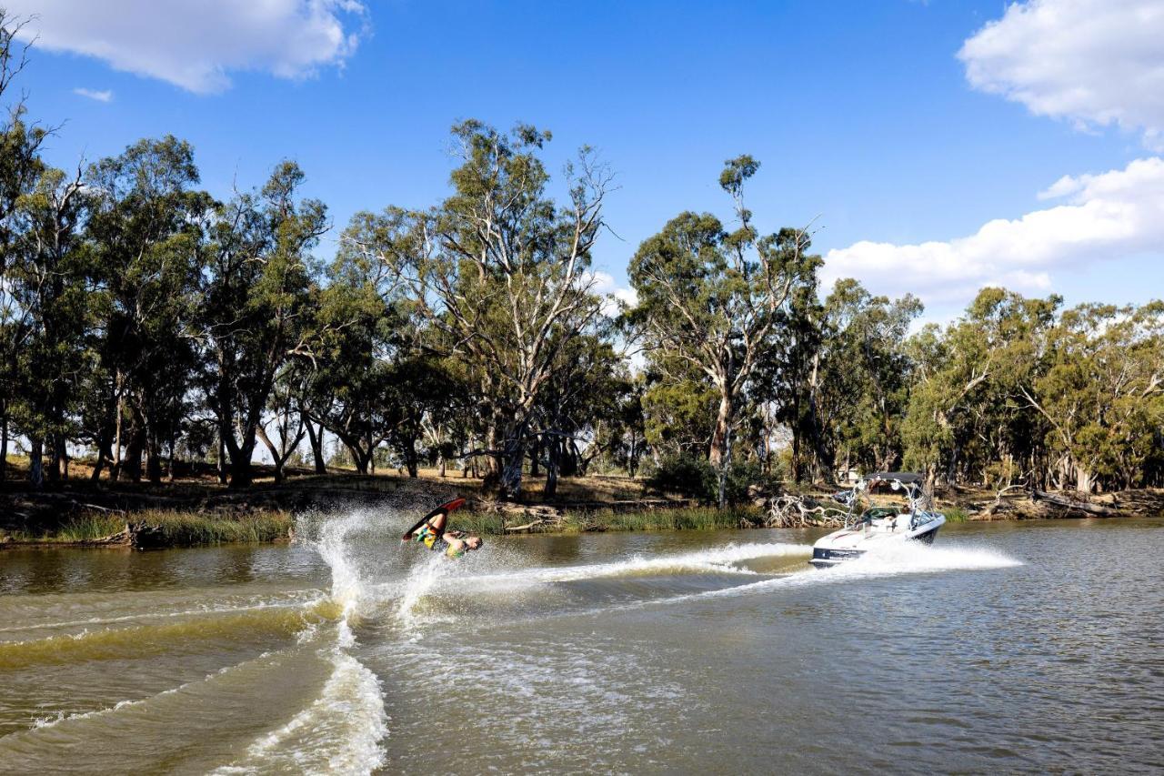 Big4 Deniliquin Holiday Park ภายนอก รูปภาพ
