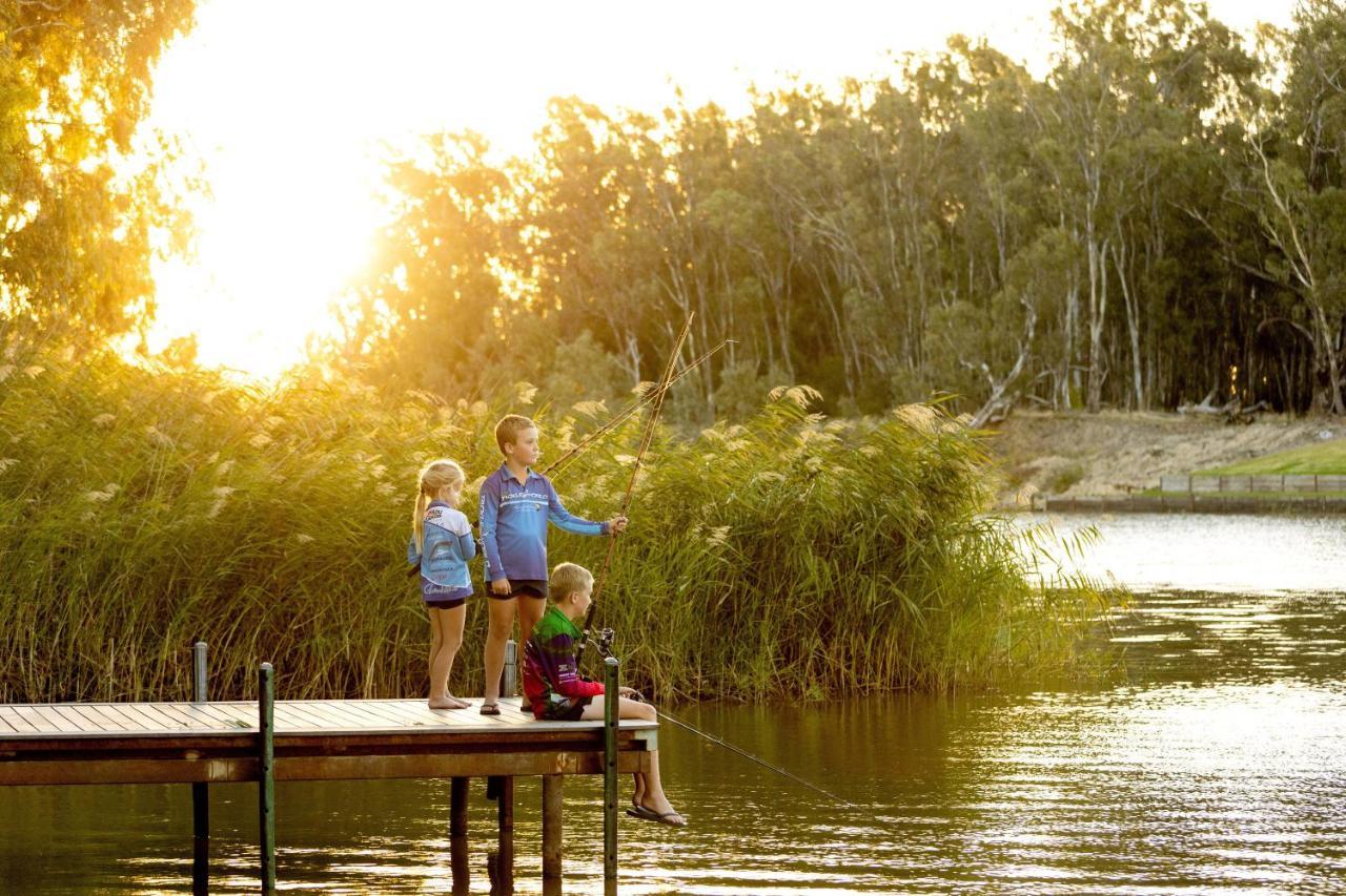 Big4 Deniliquin Holiday Park ภายนอก รูปภาพ