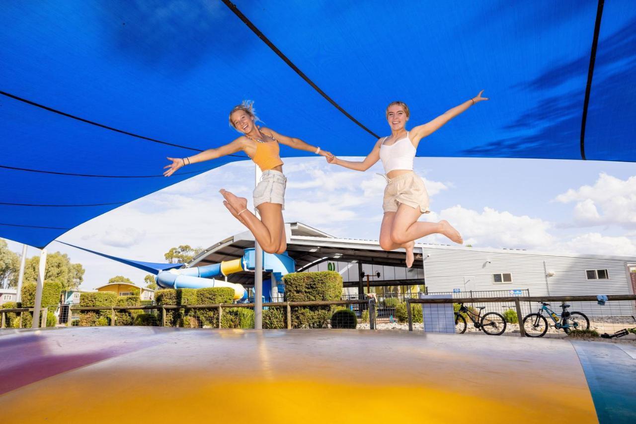 Big4 Deniliquin Holiday Park ภายนอก รูปภาพ