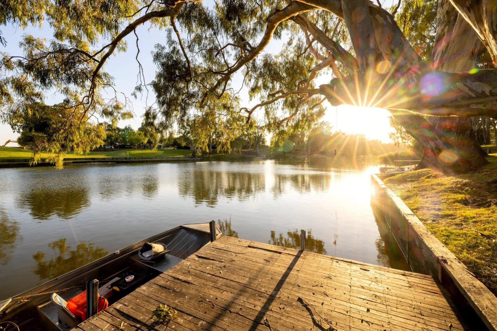 Big4 Deniliquin Holiday Park ภายนอก รูปภาพ