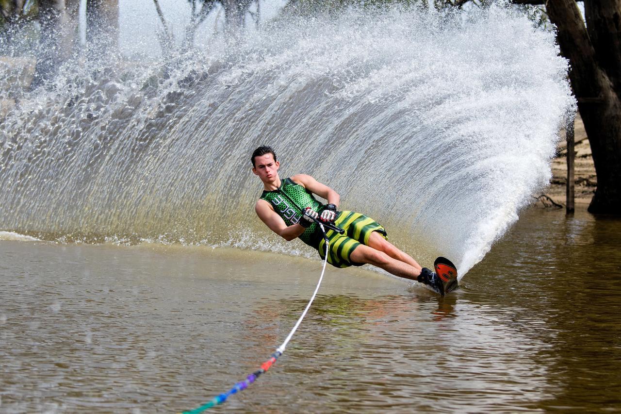 Big4 Deniliquin Holiday Park ภายนอก รูปภาพ