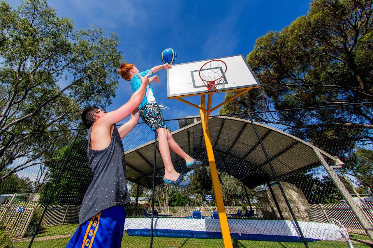 Big4 Deniliquin Holiday Park ภายนอก รูปภาพ